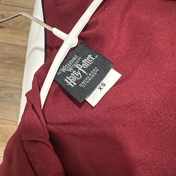 UNIVERSAL STUDIOS Wizarding World of Harry Potter GRYFFINDOR Adult XS
Cloak Robe - Picture 3 of 4